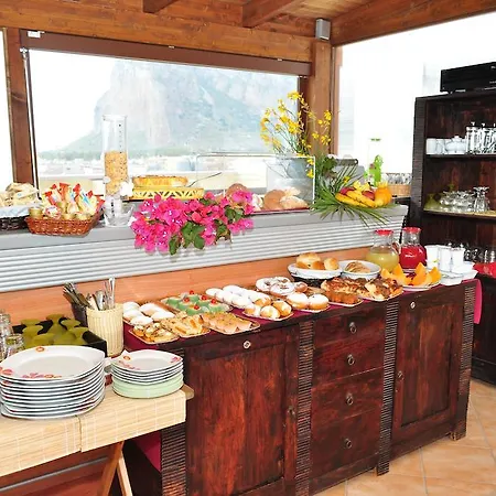 Rooms&breakfast Zefiro 3*